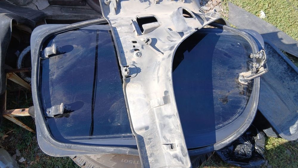 Стекла ларгус задние