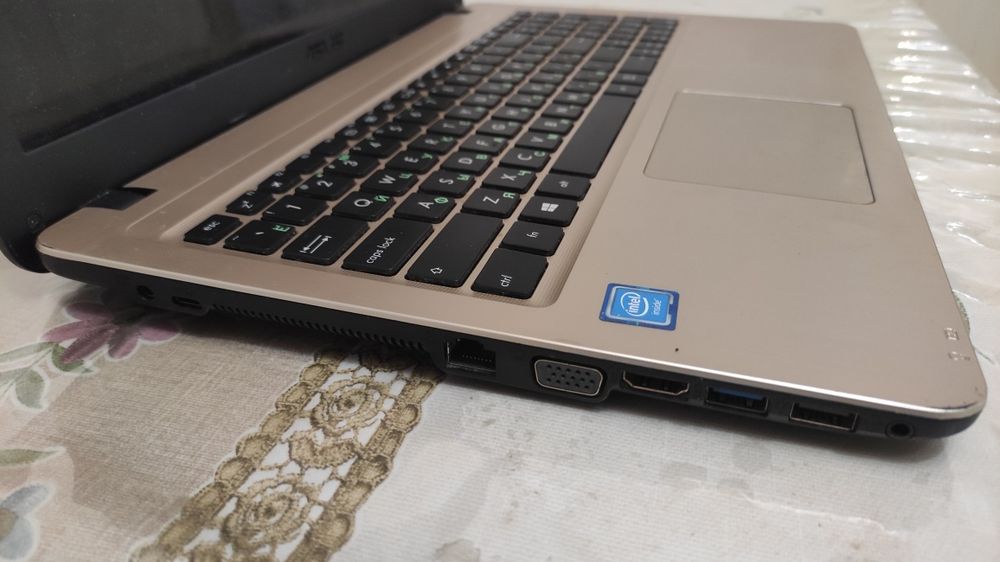 Ноутбук Asus нерабочий