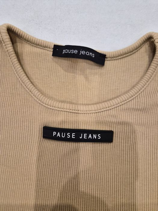 Бежова блуза  Pause