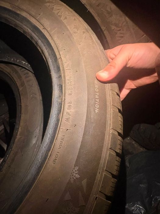 Зимни гуми. Размери 285/45 R19- 2бр.  255/50 R19- 2бр