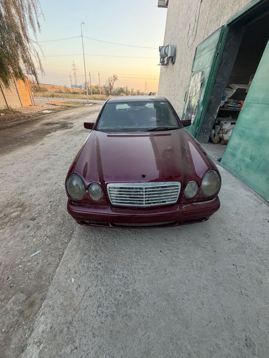 Merscdes-benz w 210