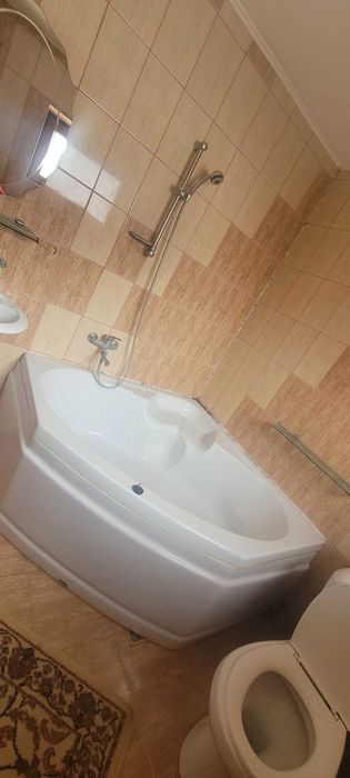 Vand pensiune cu 10 camere .