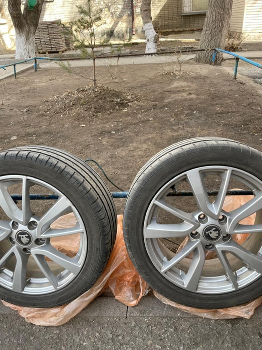 Шины с дисками продам 17 р