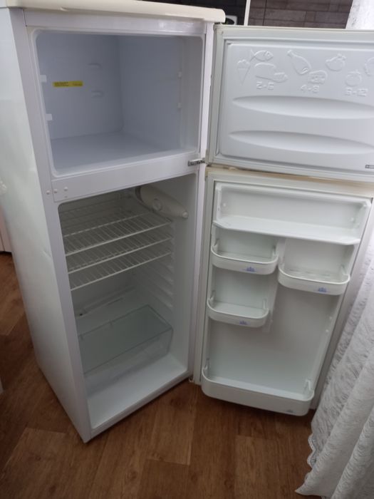Продаю недорого холодильник б/у