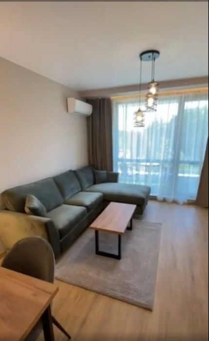 Двустаен апартамент в Остромила