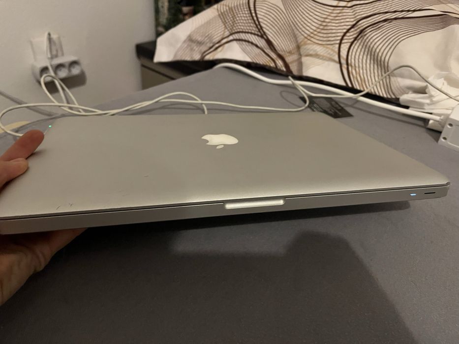 Macbook pro 15 2011 i7 500 gb