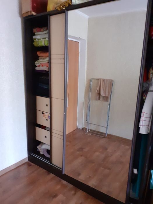 Продам шифоньер купе