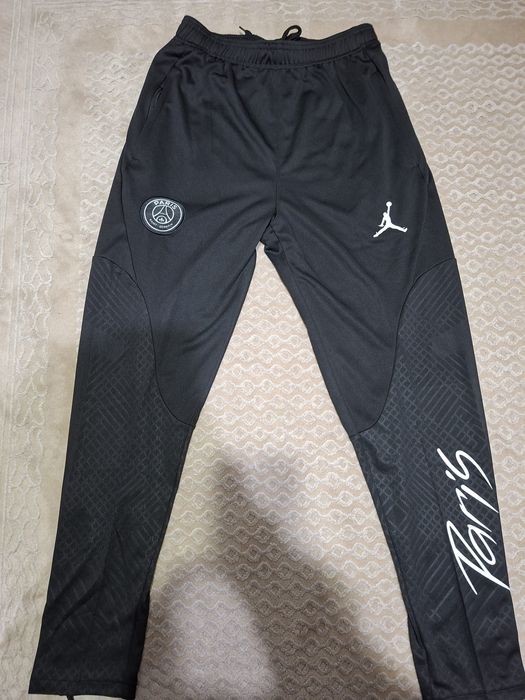 Compleu psg cu eticheta