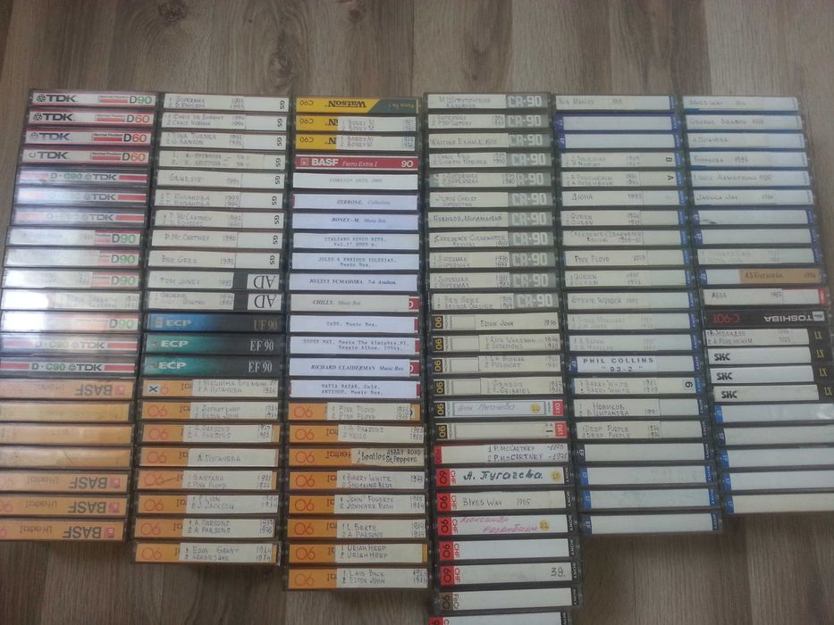 продам аудио кассеты фирменные в отличном состоянии.