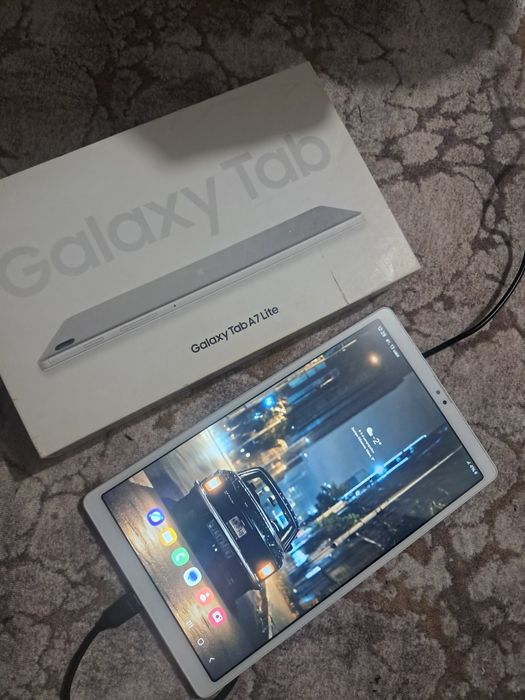 Продам планшет Самсунг tab A7 lite
