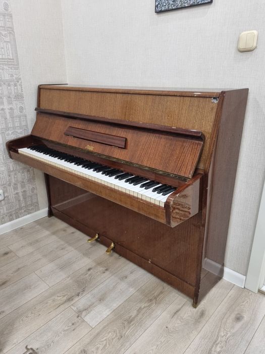 Пианино "Rosler"