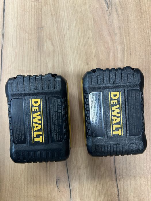 Продам аккумулятор Dewalt