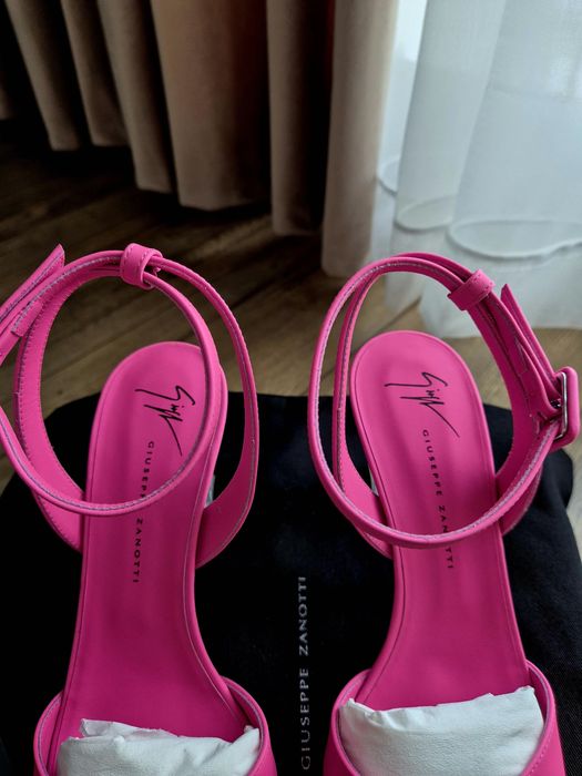 Sandale Giuseppe Zanotti