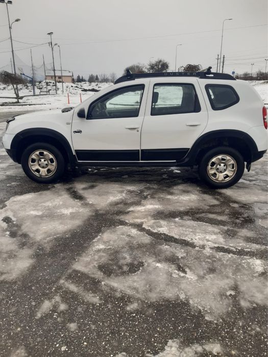Vand Dacia Duster 2014 pret 4400 Euro negociabil