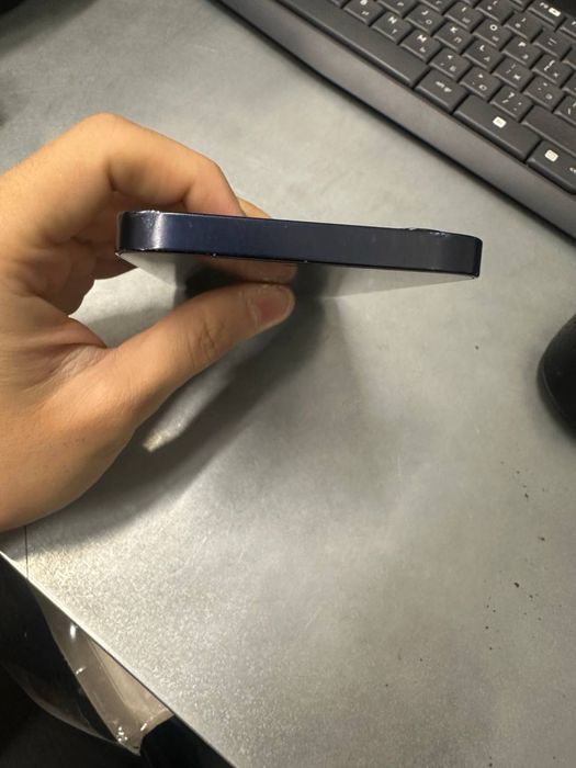 Продам IPhone 12