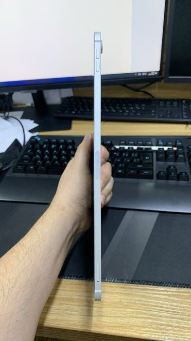 iPad pro 11 2018 Silver 256 LTE (СИМ Картой)