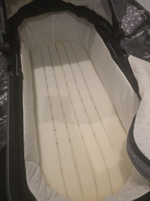 Бебешка количка Mercedes-Benz Hartan