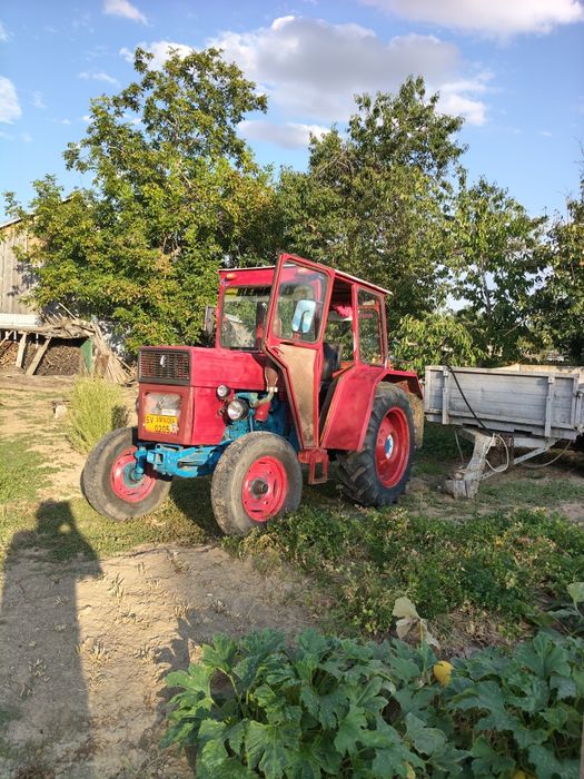 Vând tractor U 445 și remorcă monoax
