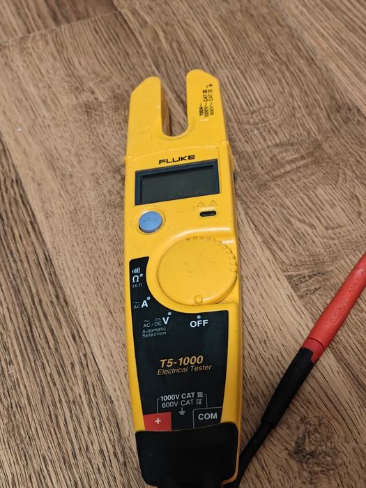 aparat de masurat tensiunea Fluke