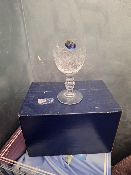 Кристални чаши за вино