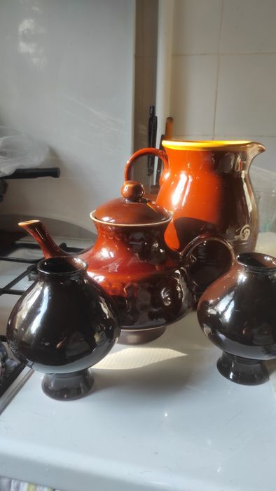 Глиняная посуда продаётся