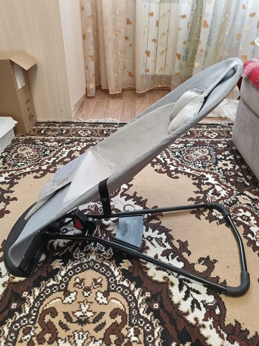 Продам шезлонг БУ