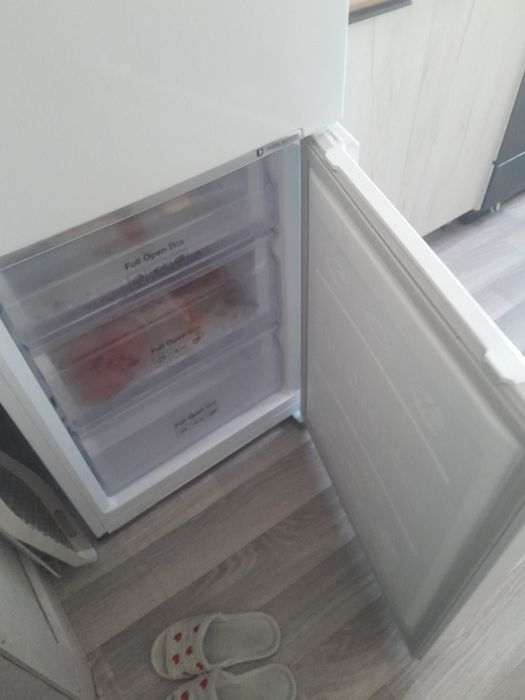 Холодильник Samsung