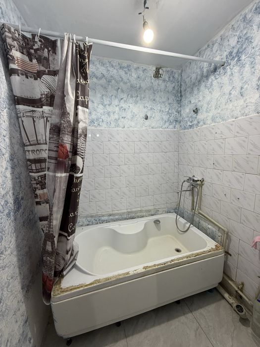 3 бөлмелі орталықтан 3 қабаттан силикат қыштан