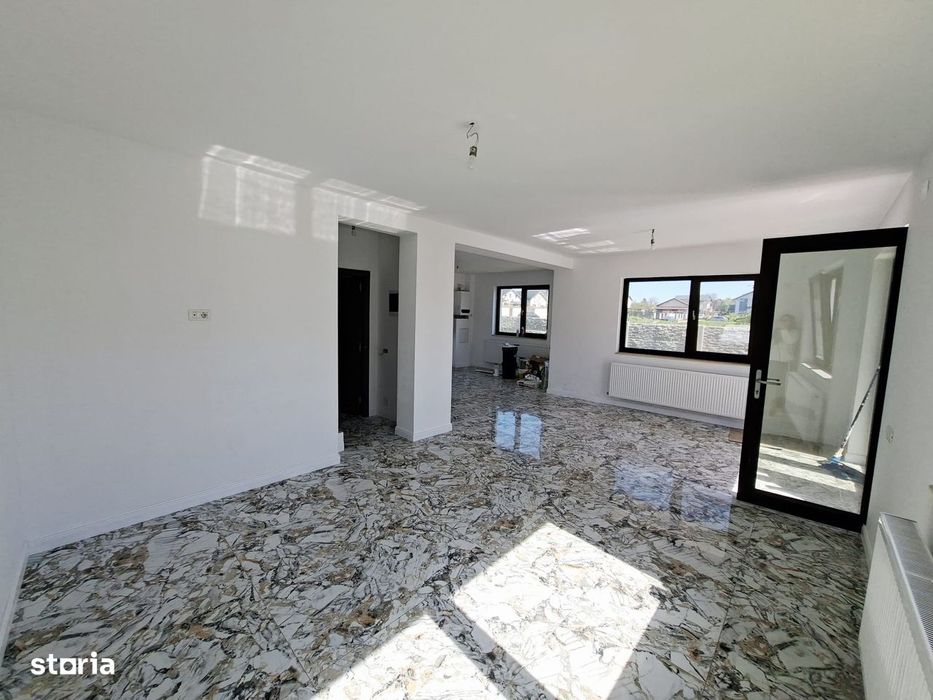 Casă de vânzare cu 4 camere/Com.Berceni/COMISION 0%