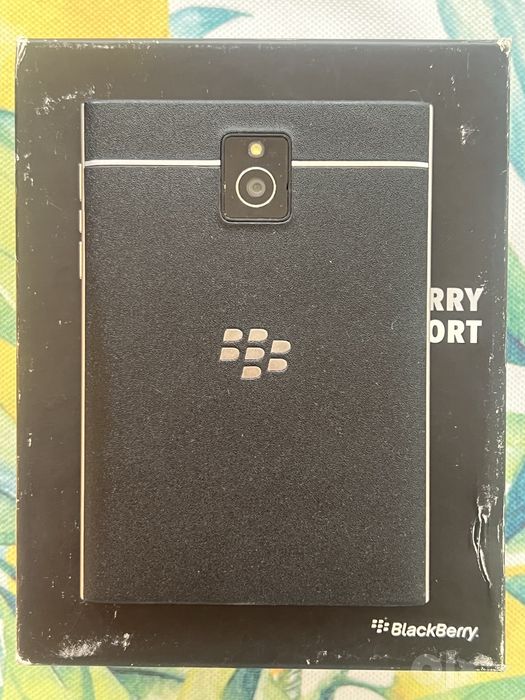 Blackberry Passport SQW100