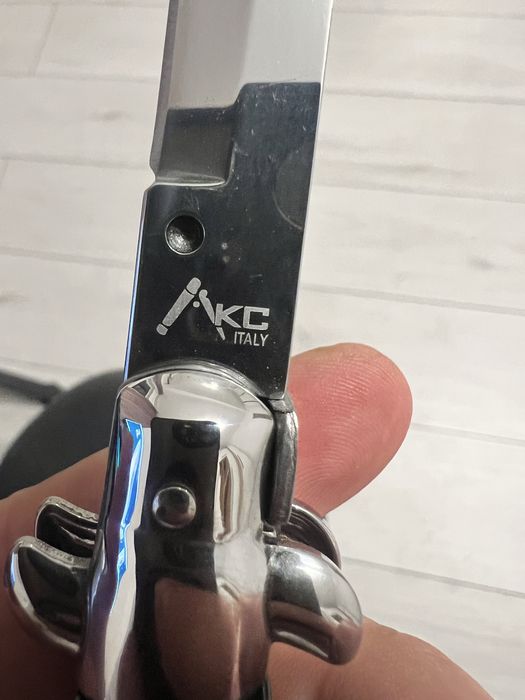 Briceag stiletto AKC italy  lungime totală 22.3 cm, grosime lamă 3 mm