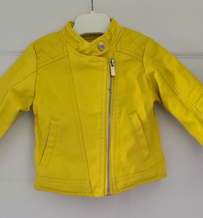 Жълто кожено яке за бебе