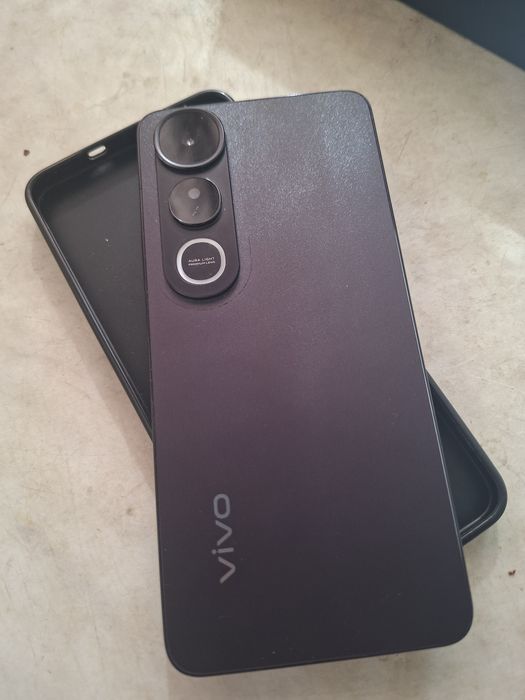 Продам смартфон VIVO V50 lite 4g