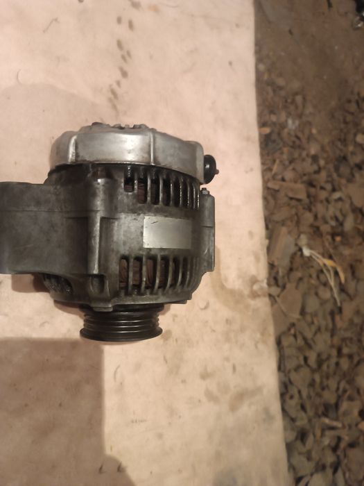 Продам генератор Сузуки Витара