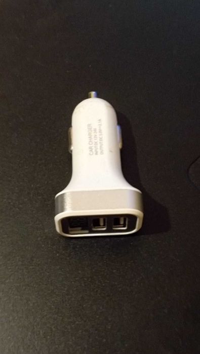 incarcator telefon USB auto