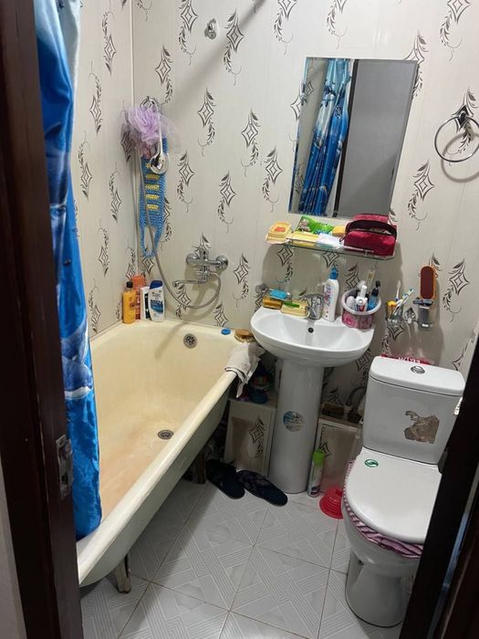 Сотилади 1/4/4 Коракамиш 2/4