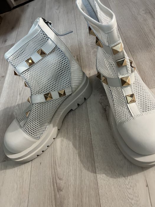 Босоножки продам на выход