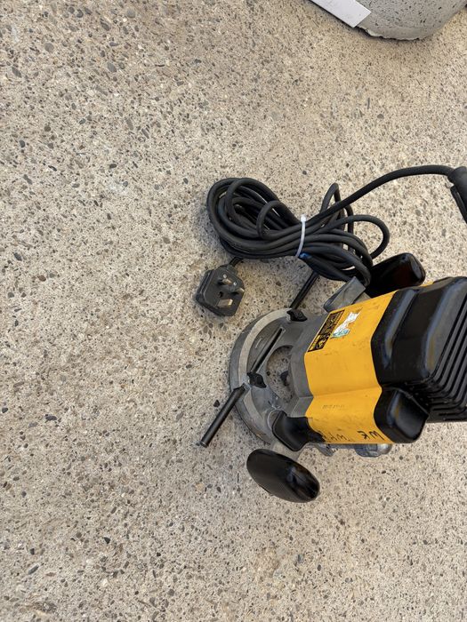 Freza dewalt dw 625