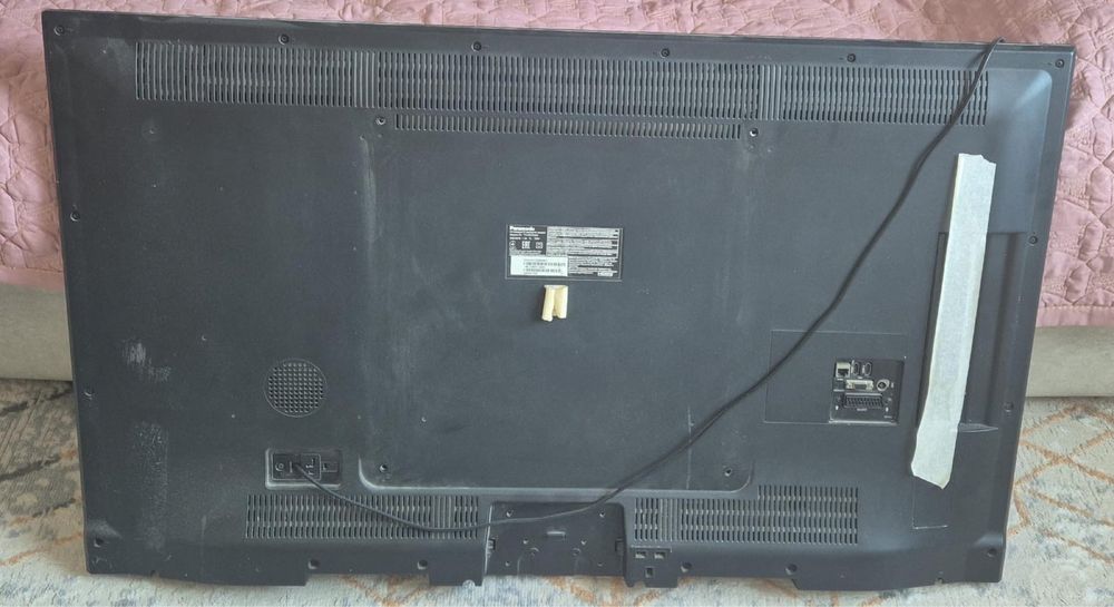 Продам 2 телевизора пультов нету