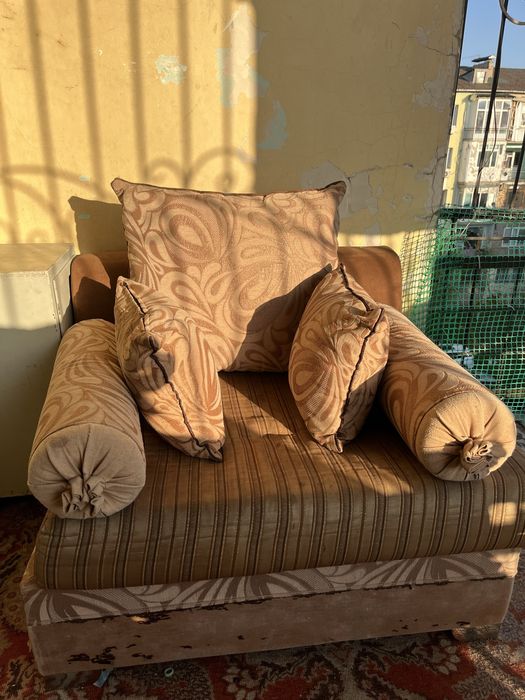 Диван б/у 100*90см