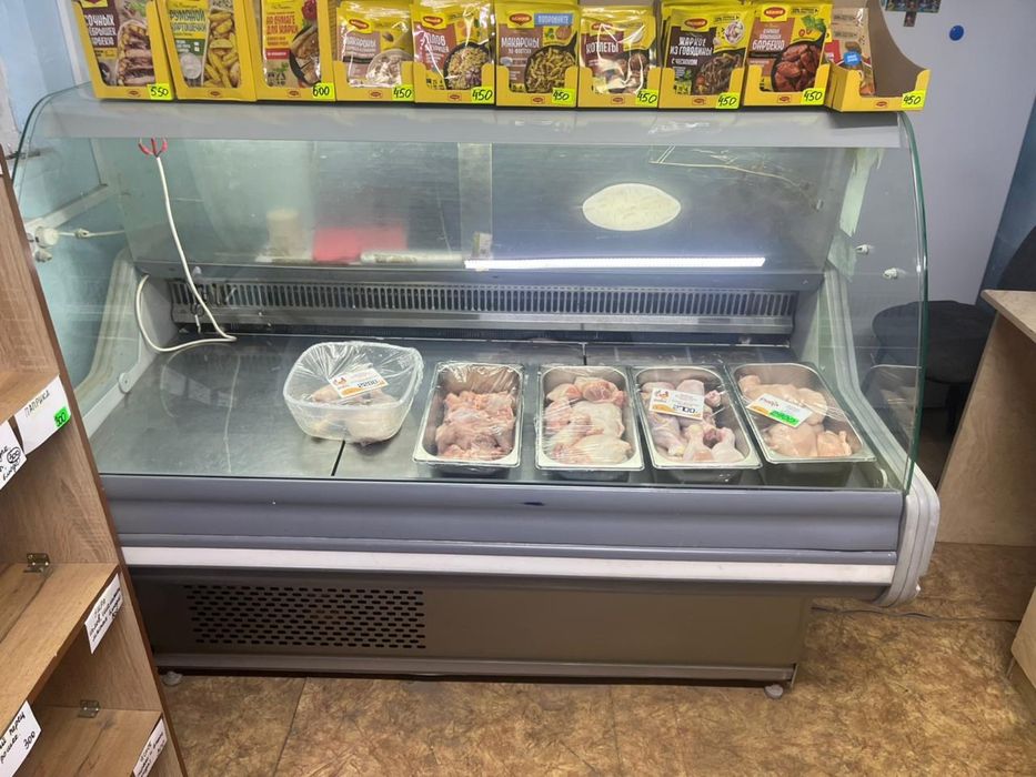 Продам витринный холодильник