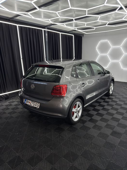 VOLKSWAGEN Polo 2012 — imagine 3