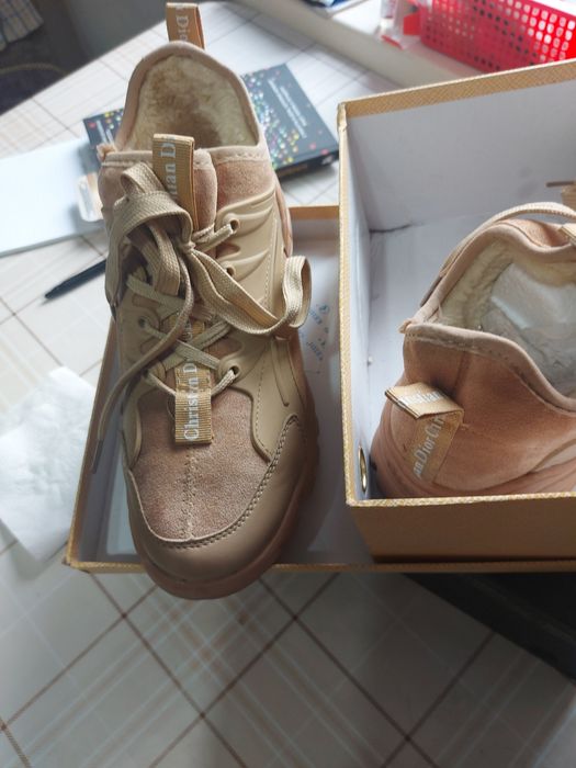 Продам кроссовки зимние