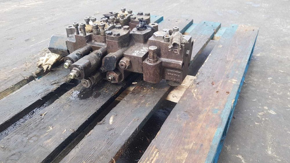 Distribuitor hidraulic vola Komatsu WA380