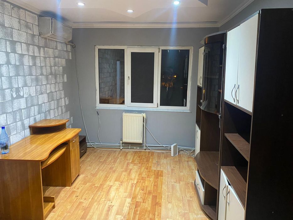 Vînd Apartament 4 camere
