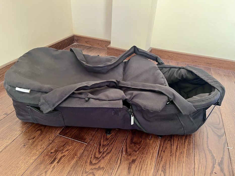 Универсално порт бебе / кошница / зимен чувал 2в1 Hauck Carrycot
