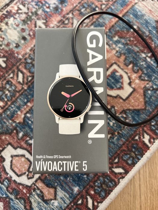 Часы Garmin vivoactiv 5