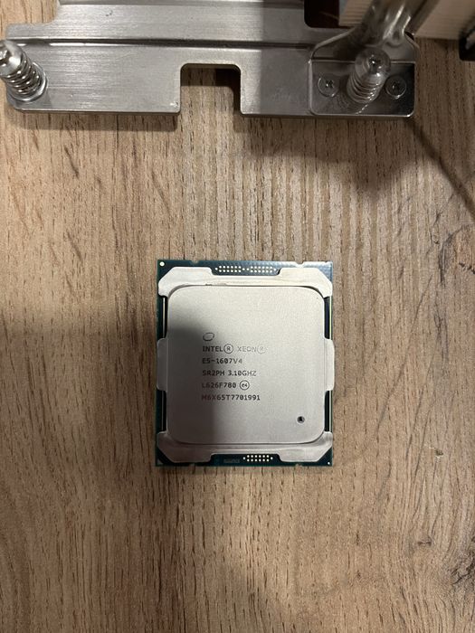 Procesor Intel Xeon E5 1607V4  3.10 ghz si cooler