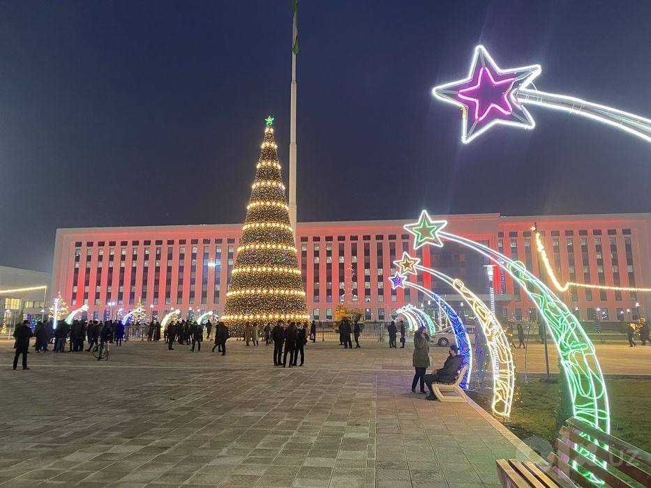 Ёлка Новогодняя  Президентская Prizident Archasi Yangi yil uchun