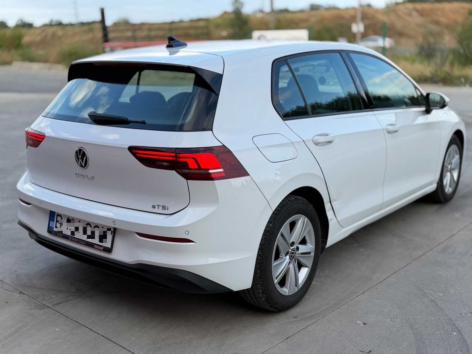 VOLKSWAGEN Golf 2025 — imagine 5